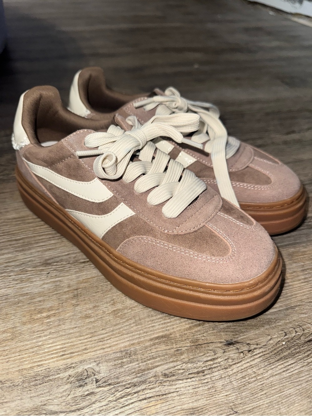 Project Cloud Women's Platform Sneakers in Brown with White Stripe Size 6.5